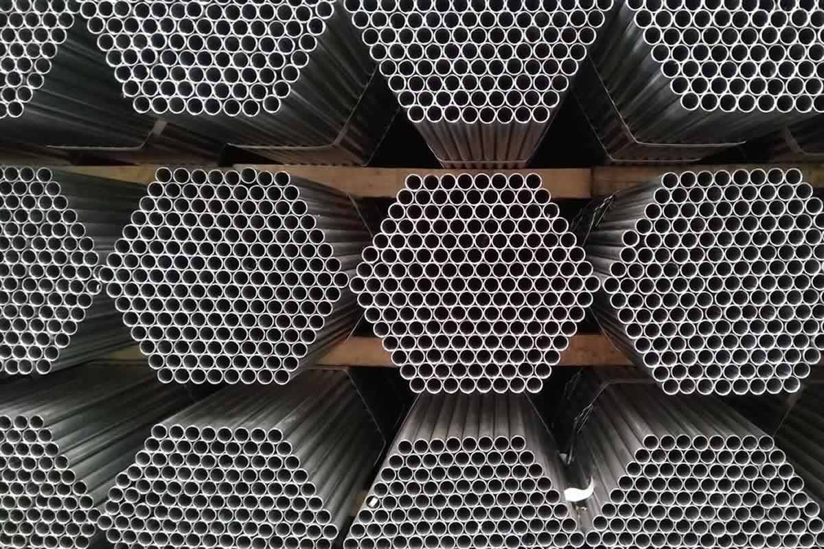 saumattomat hitsatut teräsputket